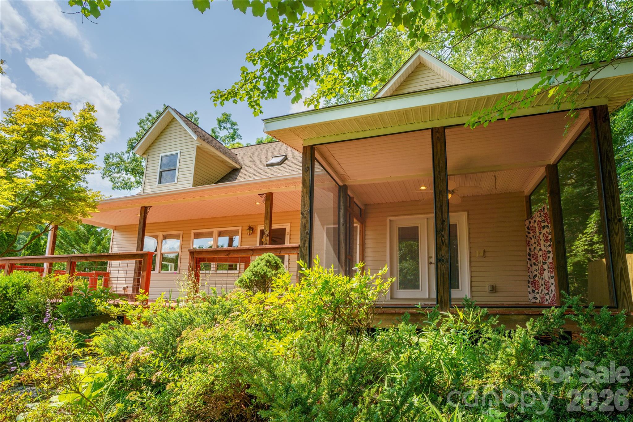 847 N Lakeside Drive