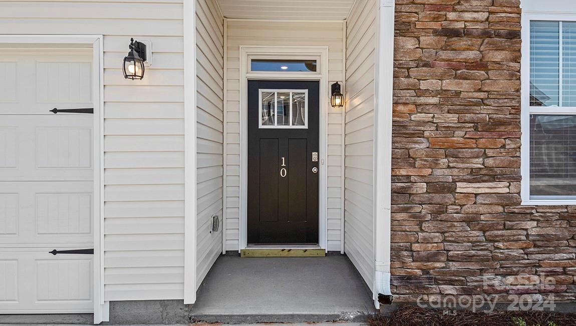 592 Country Oak Drive