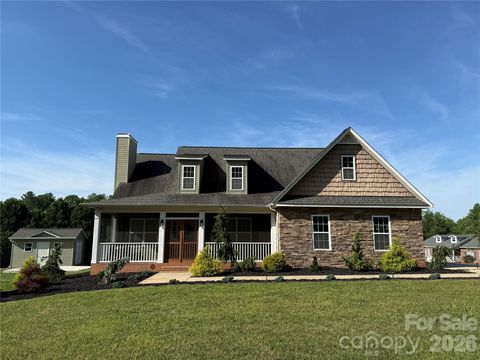 Photo of 2103 Olde Pond Court SE, Hudson, NC 28638 (MLS # 4386020)