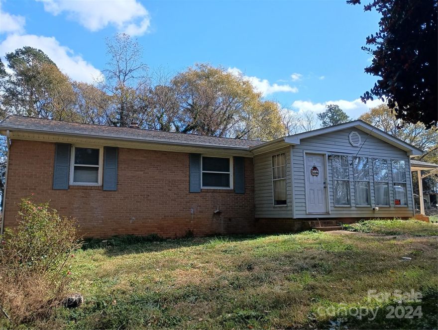 100% Financing possible if you qualify for USDA Loan, Brick Ranch with UNFINISHED Basement! Carport, Fenced Yard, Convenient to 321, No HOA, Established Neighborhood, Motivated Seller, easy to show.
UNFINISHED BASEMENT, Bac on the MARKET!!!! 
Buyer terminated during the due diligence period. Buyer's loss is YOUR GAIN!