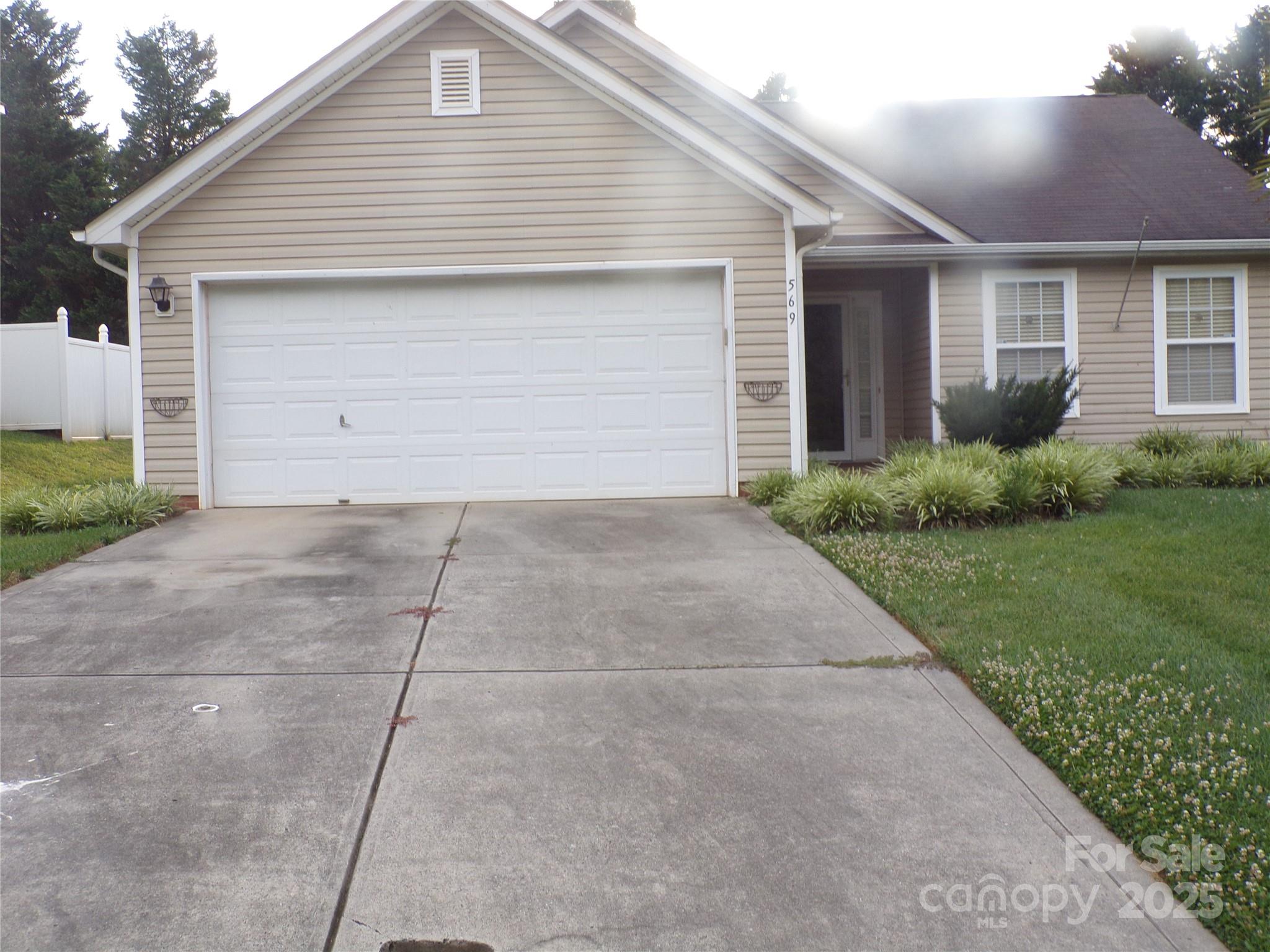 569 River View Drive