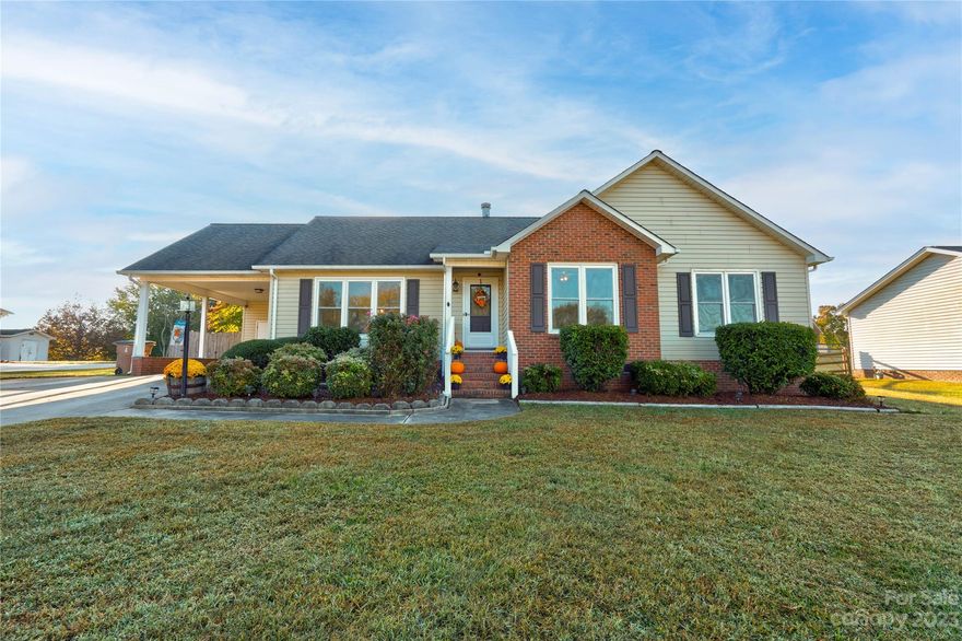 Welcome home to this beautiful, move-in ready, 3 bedroom 2 bathroom property in Shelby North Carolina! This home is conveniently located to all that Shelby has to offer. 1605 McFarland drive features several upgrades including the following, the HVAC package unit, windows, and flooring were all replaced within the last 6 years and  the kitchen received a complete remodel just last year! With large bedrooms and closets as well as spacious bathrooms this home has everything you have been looking for. 
Schedule your showing today! This one will not last!