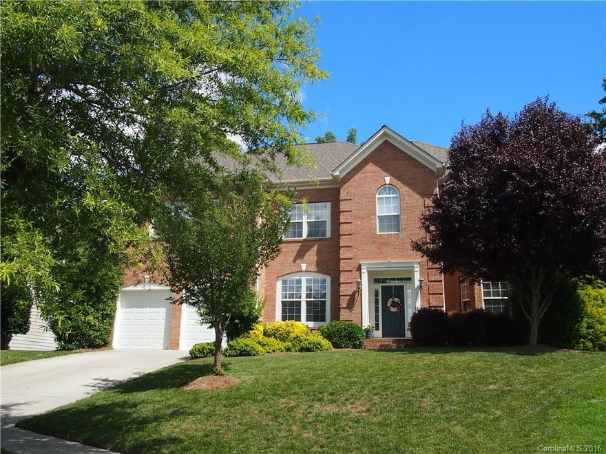 Welcome to the Tega Cay vacation lifestyle, top rated schools & a beautifully maintained home. This 2 sty bsmt home has a custom stone entry & frpl, new cpt on the stairs to the bsmt and media room, beautiful granite bar w/sink in the fin'd bsmt, freshly painted master and bath, dual staircases, open family room & KT, loft w/tons of natural light, irrigation, roof replaced in 2012, main level office.Peaceful backyard lined with evergreens and backed with tons of hardwoods for lots of PRIVACY.
.