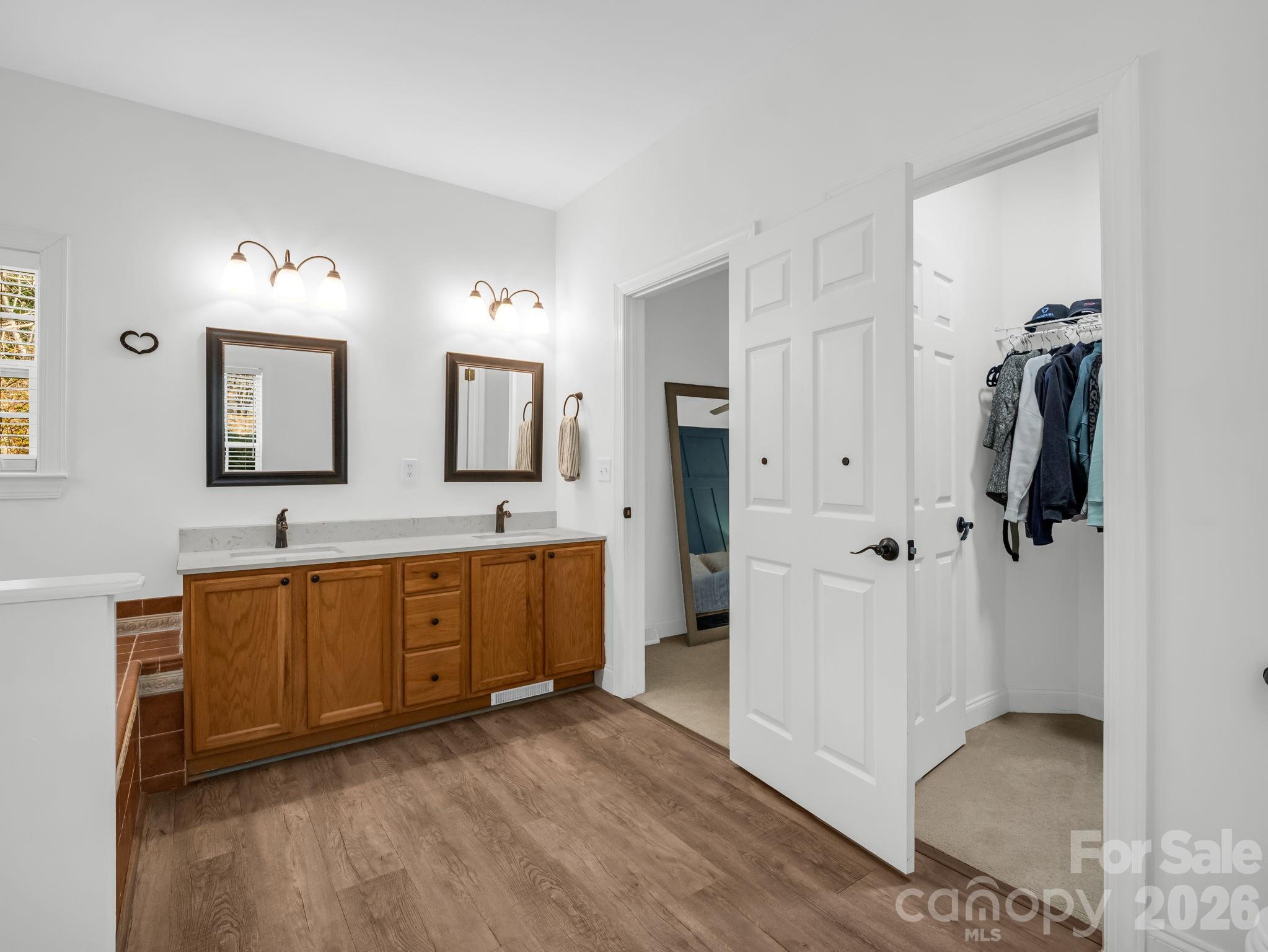 Lynnbrook - Residential