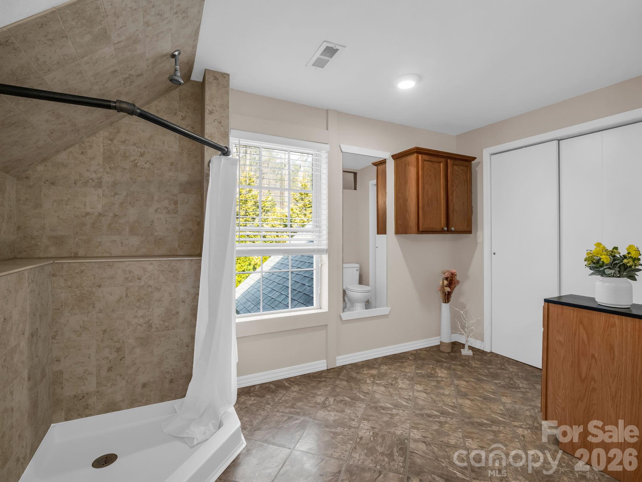 Lynnbrook - Residential