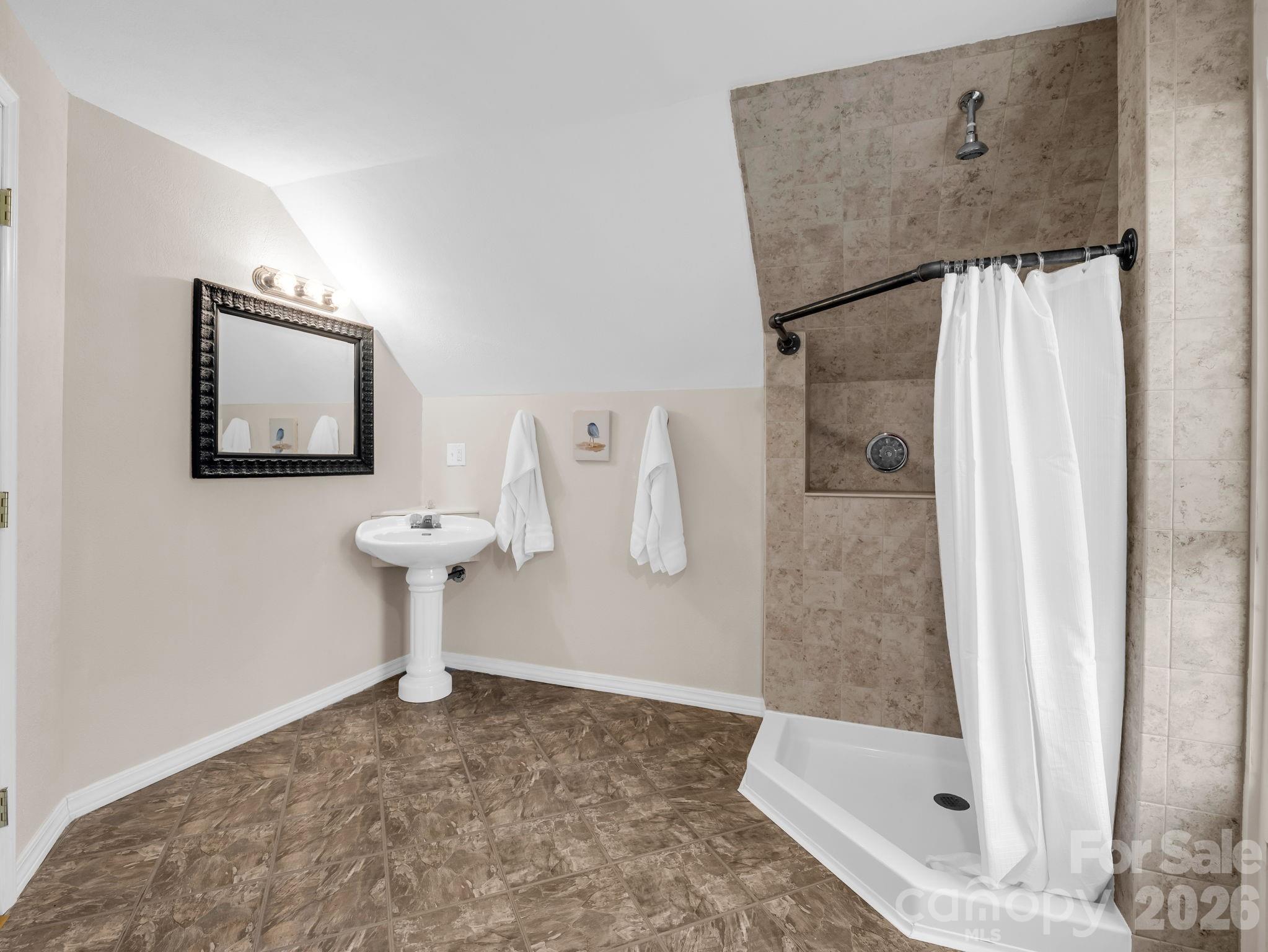 Lynnbrook - Residential