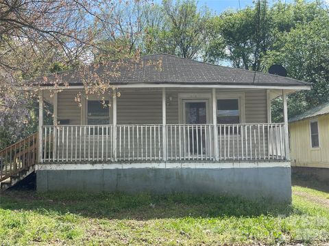 Photo of 410 Mill Road, Charlotte, NC 28216 (MLS # 4356887)