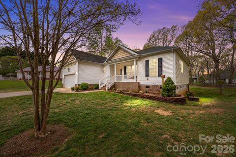 1667 Warwick Court Lincolnton NC 28092