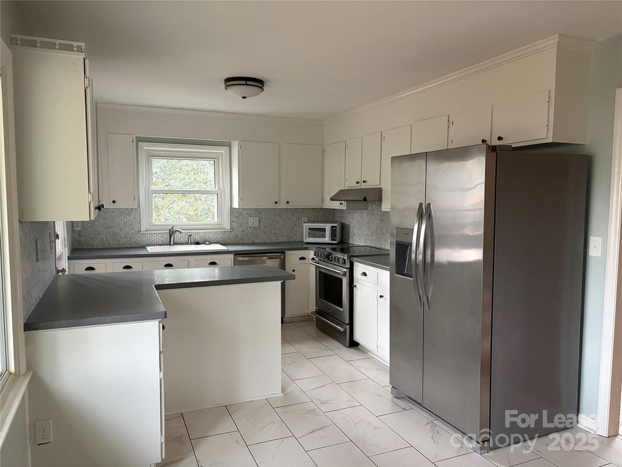 Ready to move in split level 4bd 2ba single family home with two living rooms, large eat in kitchen/dining, fenced in back yard, private cul de sac lot, washer dryer unit, easy access to uptown and independence blvd, walk to east charlotte schools.
