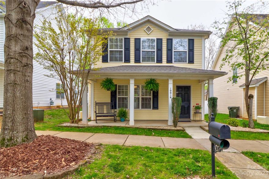 This is it, the one you’ve been looking for! Ideal floor plan, back on trend arched details, 12 x13 sun filled Primary bedroom with walk-in closet. Lucious yet easy, fully fenced backyard. All of this situated in the tree lined quaint neighborhood of Caldwell Station. This development offers miles of sidewalks that adjoin Mecklenburg county’s massive greenway project.  The clubhouse, playground and pool are just a quick stroll up the street. Home is conveniently located close to shopping and the interstate.
Please note, seller has updated and replaced several items; Brand New Roof, New Water Heater, New Floors, Paint, Fenced Yard, and Microwave.