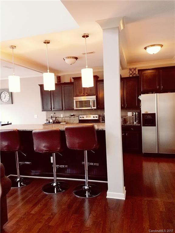 Ellis Pond - Residential