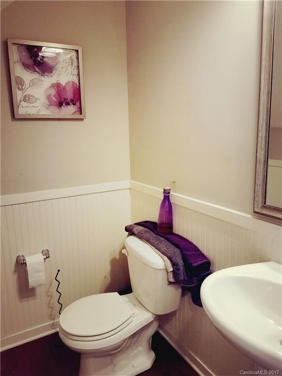 Ellis Pond - Residential