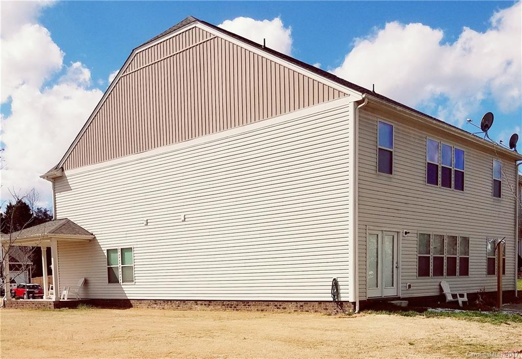 Ellis Pond - Residential