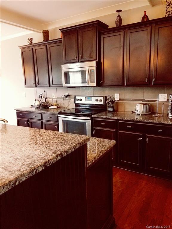 Ellis Pond - Residential