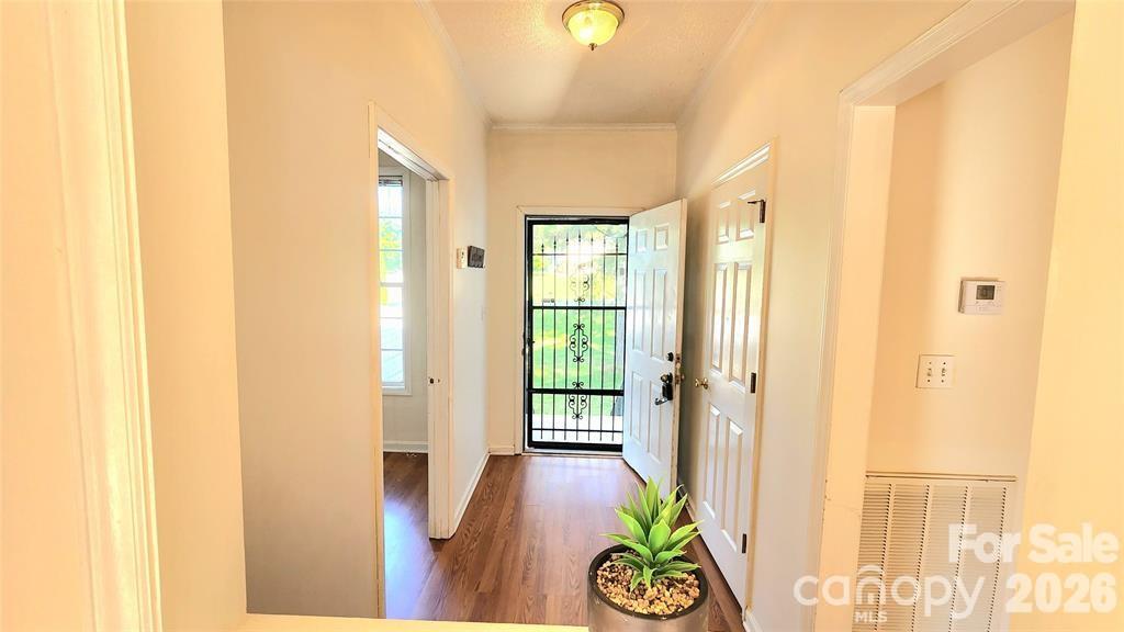 1066 Tremont Avenue
