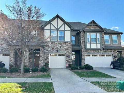 Photo of 5733 Lachlan Hill Lane, Charlotte, NC 28278 (MLS # 4326861)