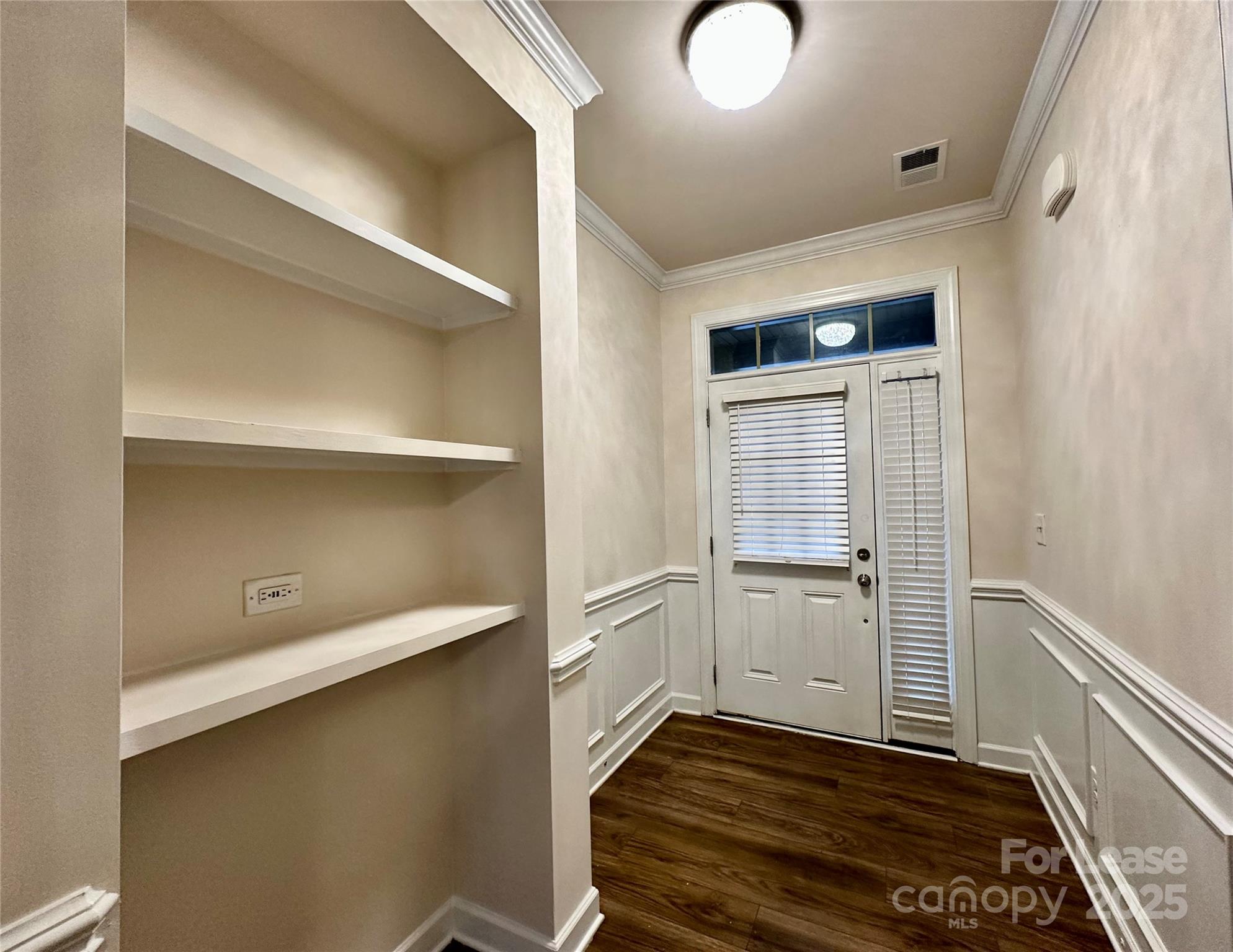 5733 Lachlan Hill Lane