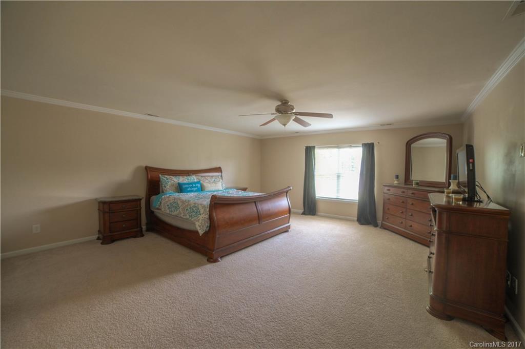 Sandy Pointe - Residential