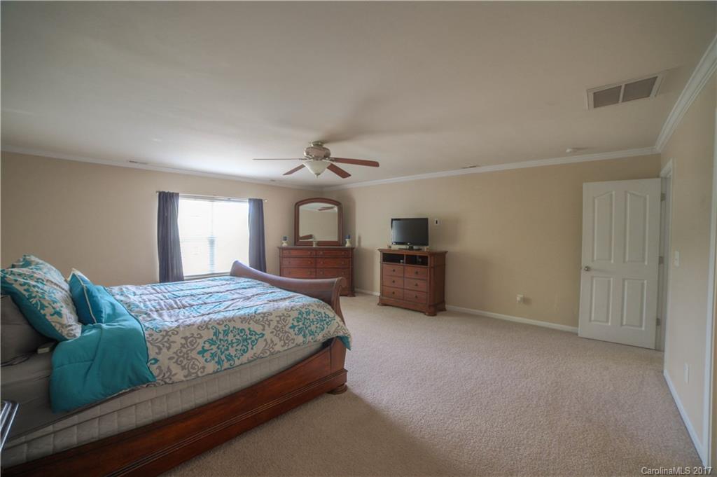 Sandy Pointe - Residential