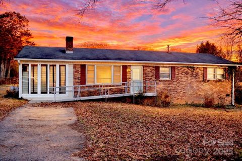 1930 Mountain Brook Drive Gastonia NC 28052