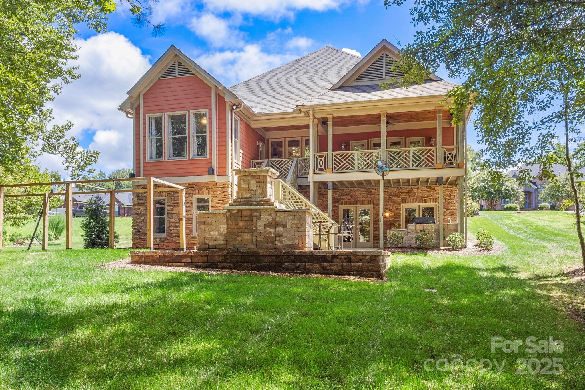 1327 Moonshadow Lane