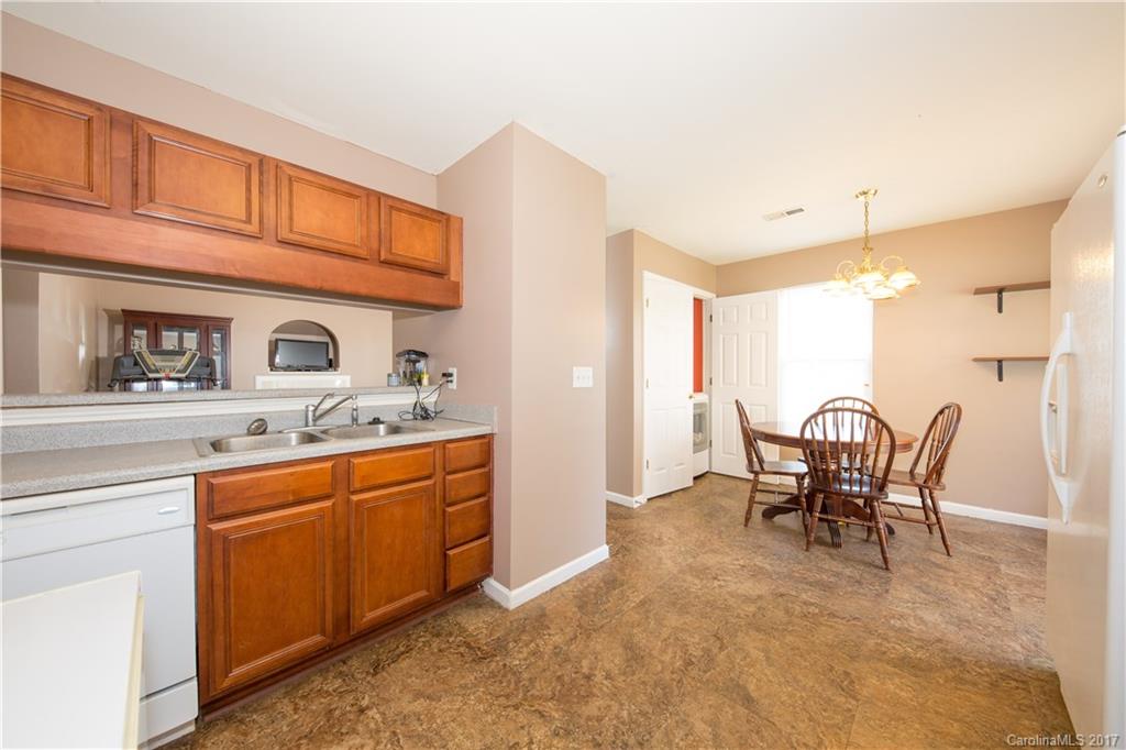 Oaks Of Broadway - Residential