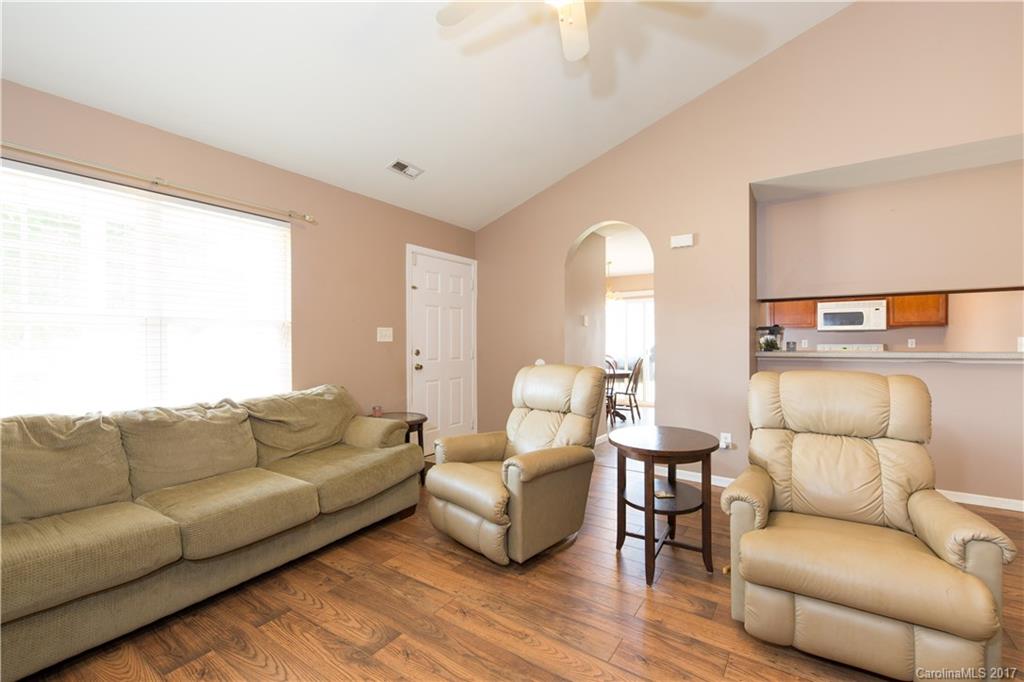 Oaks Of Broadway - Residential