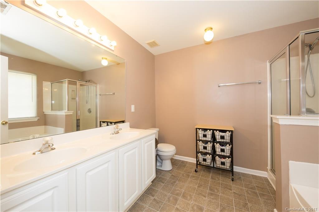 Oaks Of Broadway - Residential