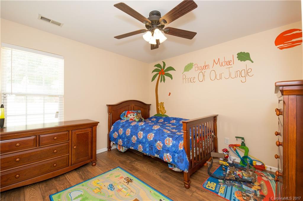 Oaks Of Broadway - Residential