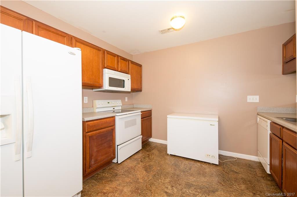 Oaks Of Broadway - Residential