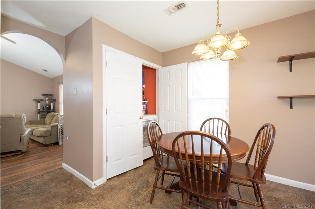 Oaks Of Broadway - Residential