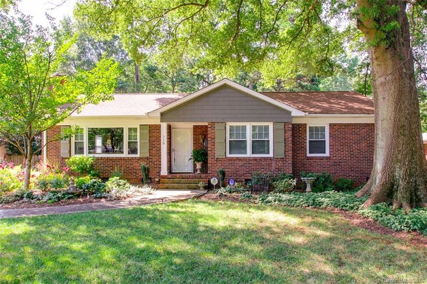 Beautiful Brick Ranch in HOT Cotswold! Situated on serene homesite with a large flat backyard & mature landscaping. This lovely remodeled ranch home is a rarity on a street with many beautiful new construction homes selling in the 700-800's.  Hardwood Floors throughout, fully updated kitchen that opens up to cozy den & charming screened in porch.  Conveniently located in the heart of Cotswold.  Under 10 minutes to Uptown & South Park with top rated schools.  What a wonderful place to call home!