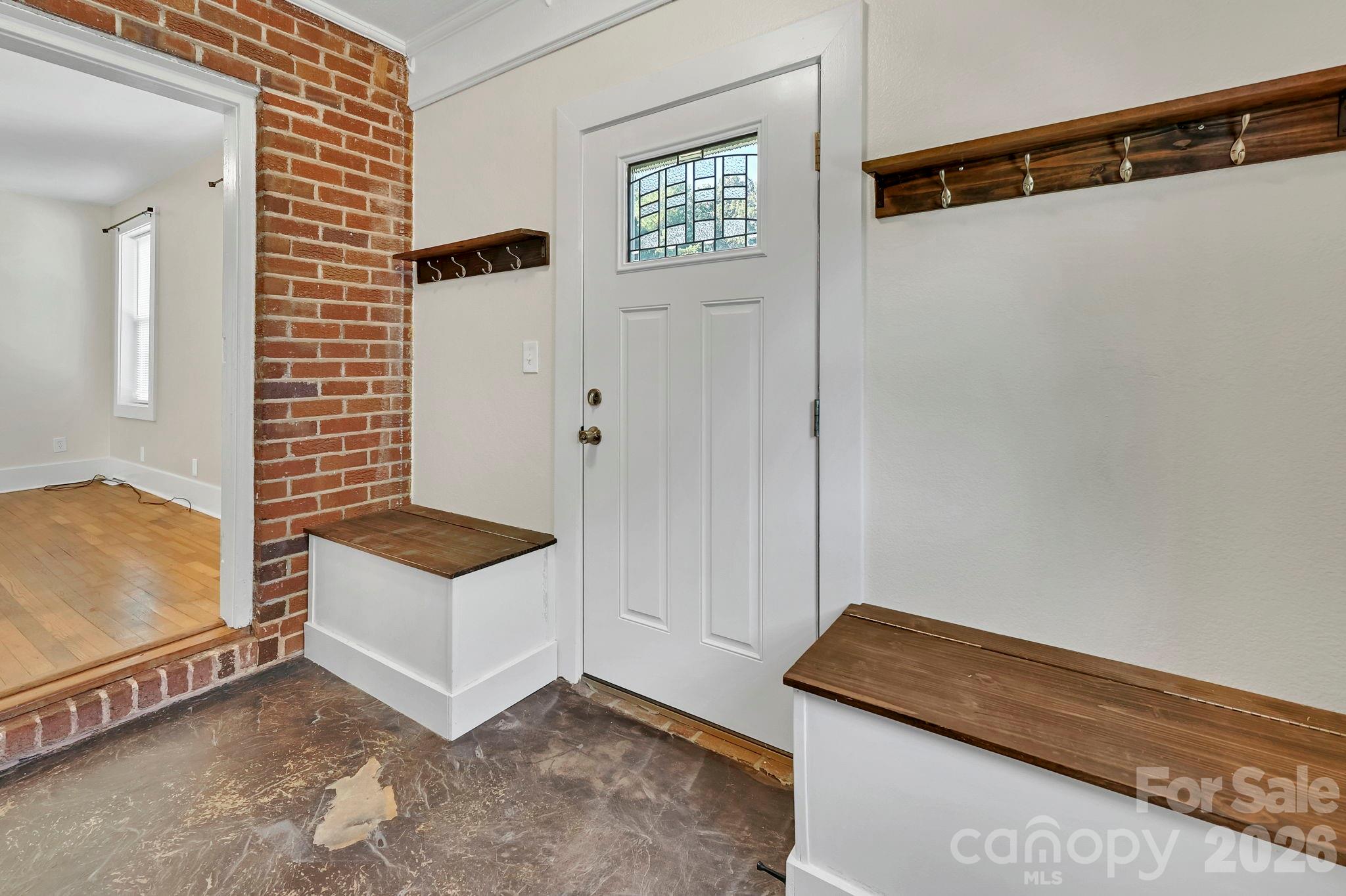 10 Enka Oak Street