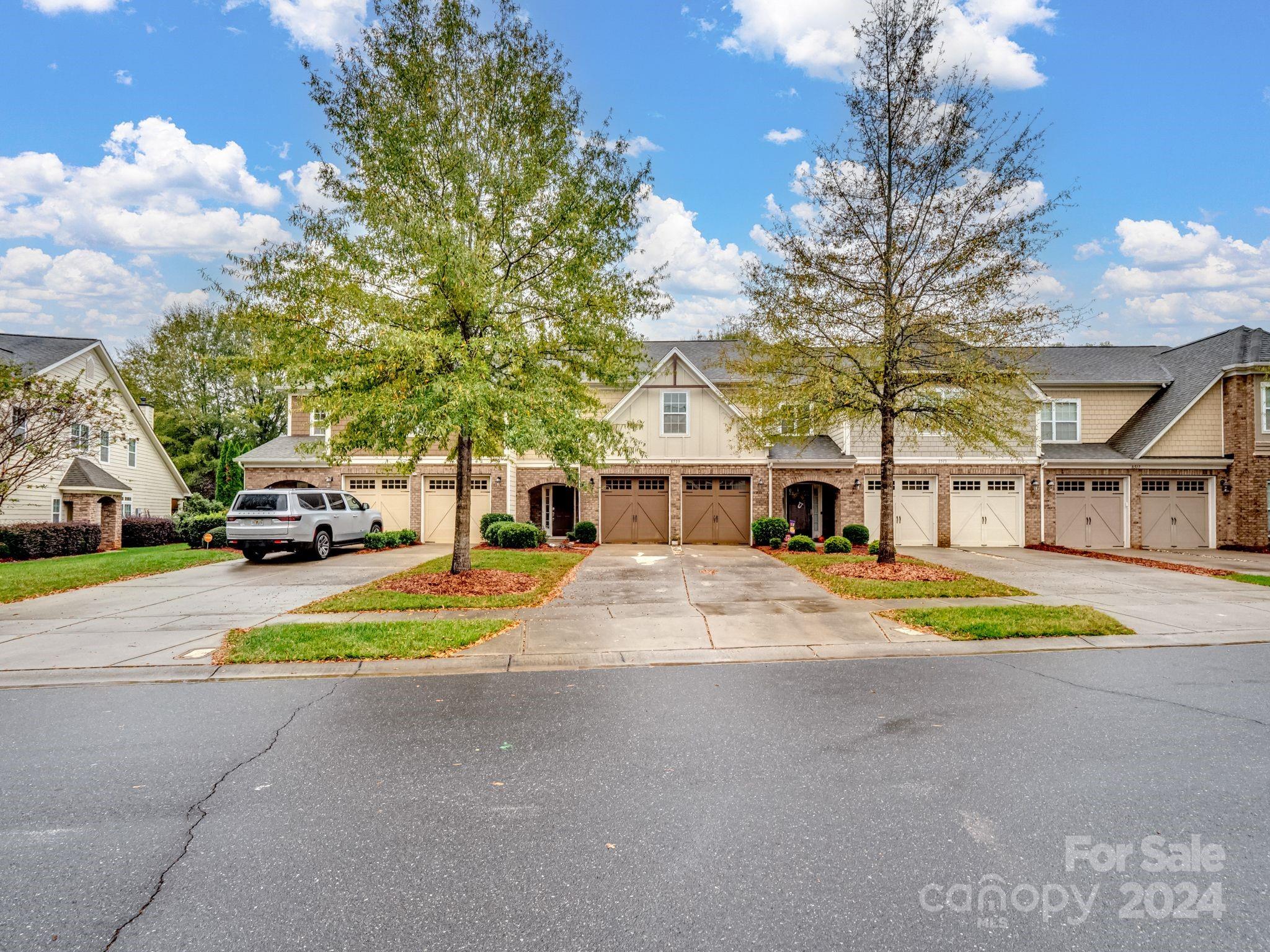 8509 Loxton Circle