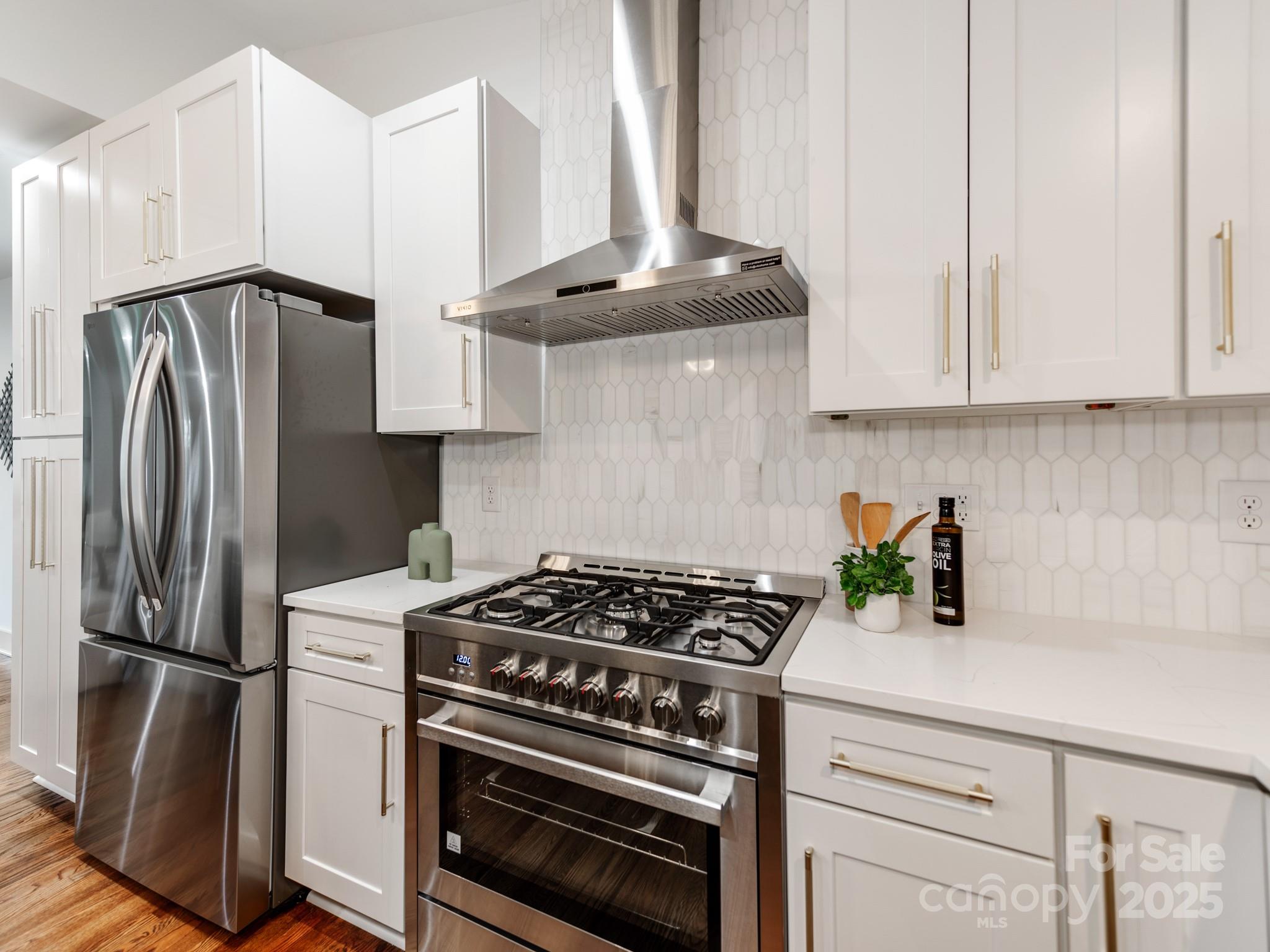 2114 Thurmond Place