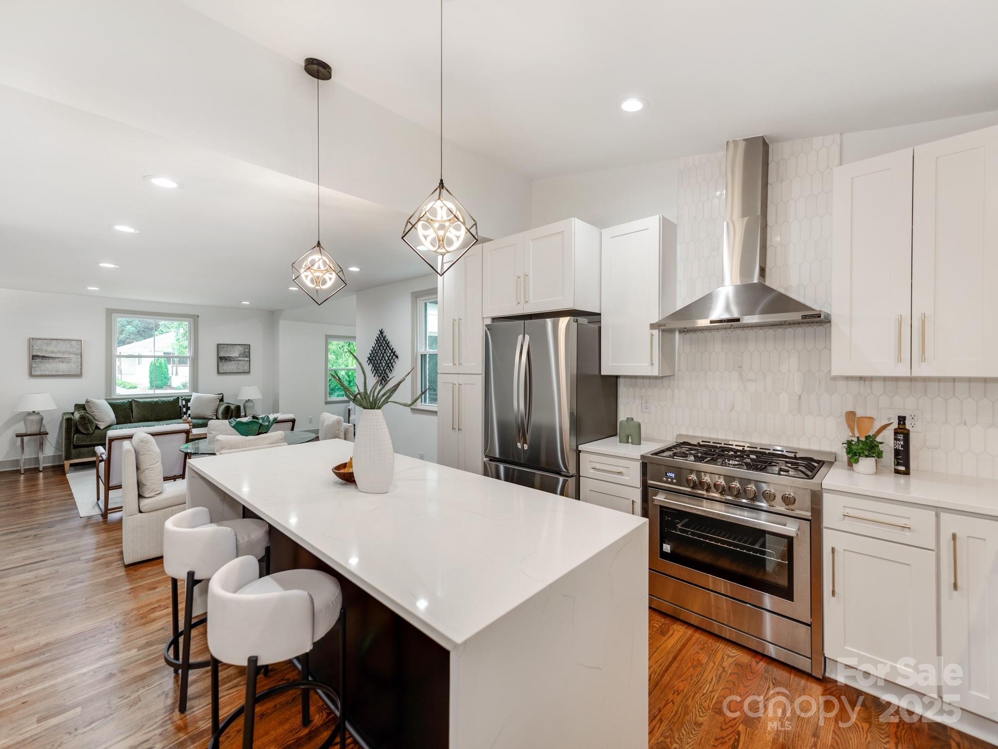 2114 Thurmond Place