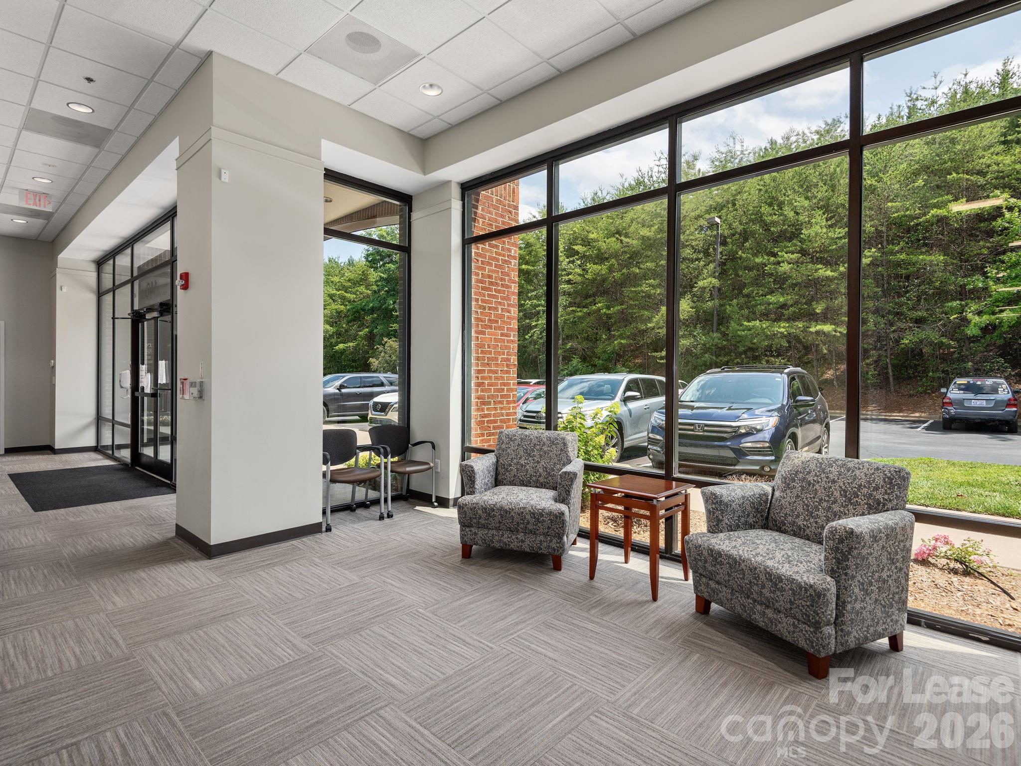 Photo 1 of 17 — 1100 Ridgefield Boulevard 130/140, Asheville, NC 28806