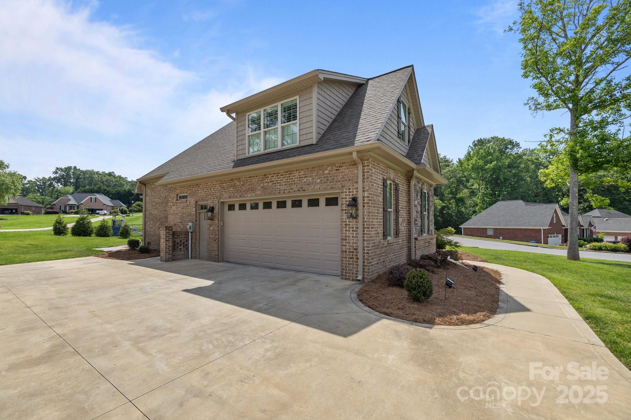 Hall Crossing - Residential