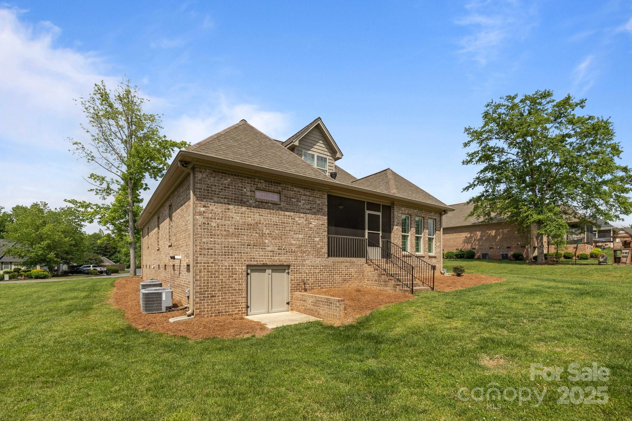 Hall Crossing - Residential