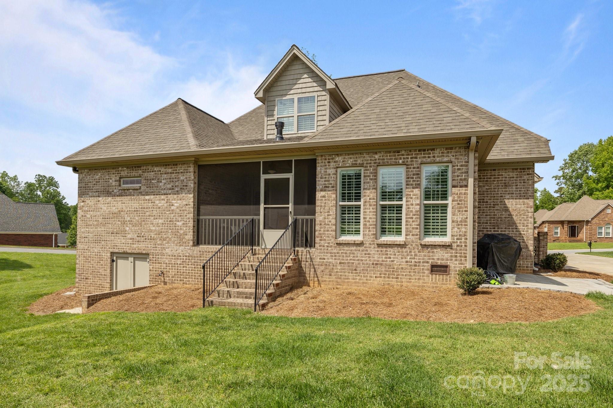 Hall Crossing - Residential