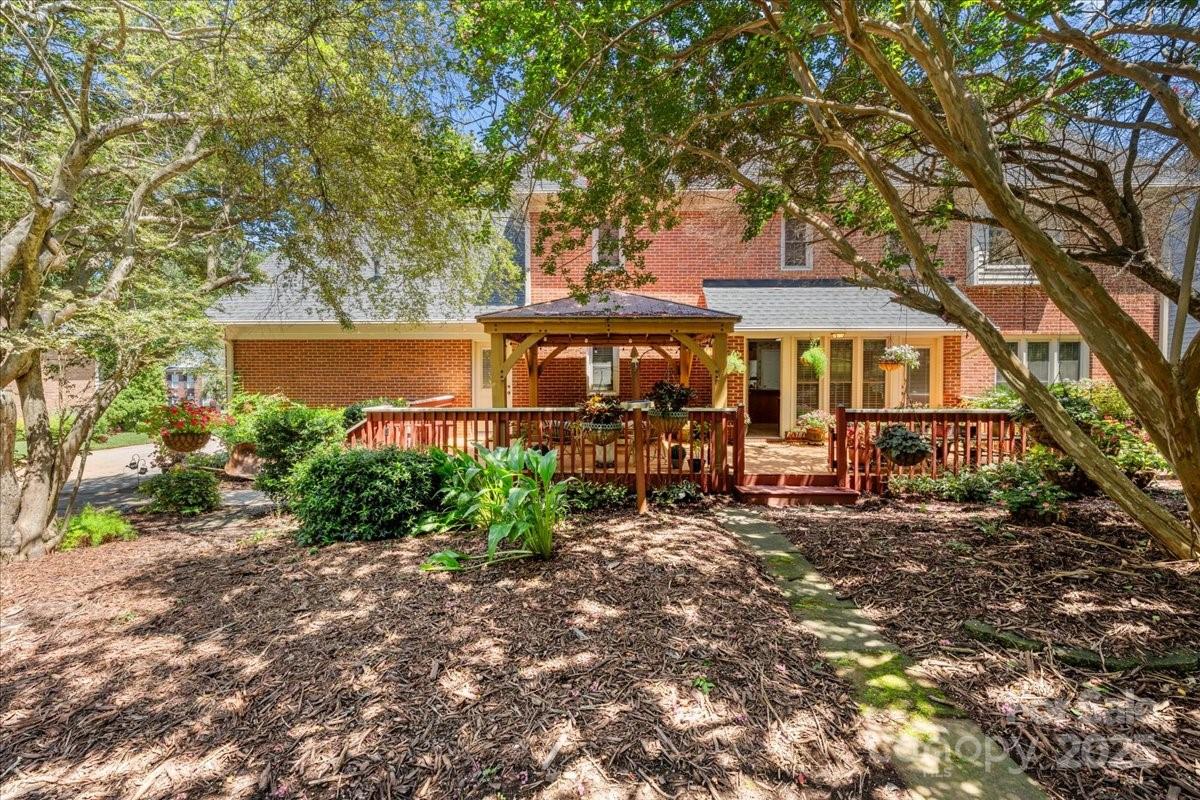 8857 Dartmoor Place