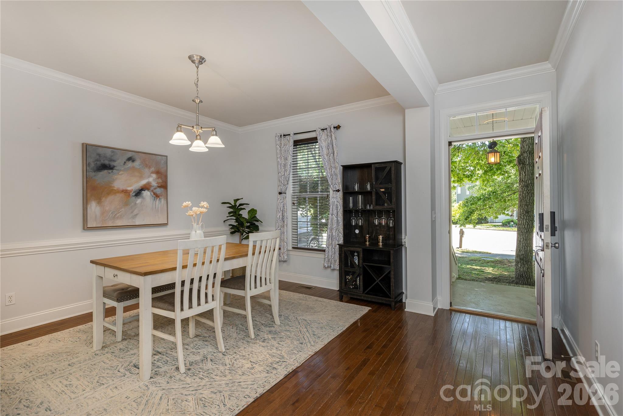 5 Hoolet Court