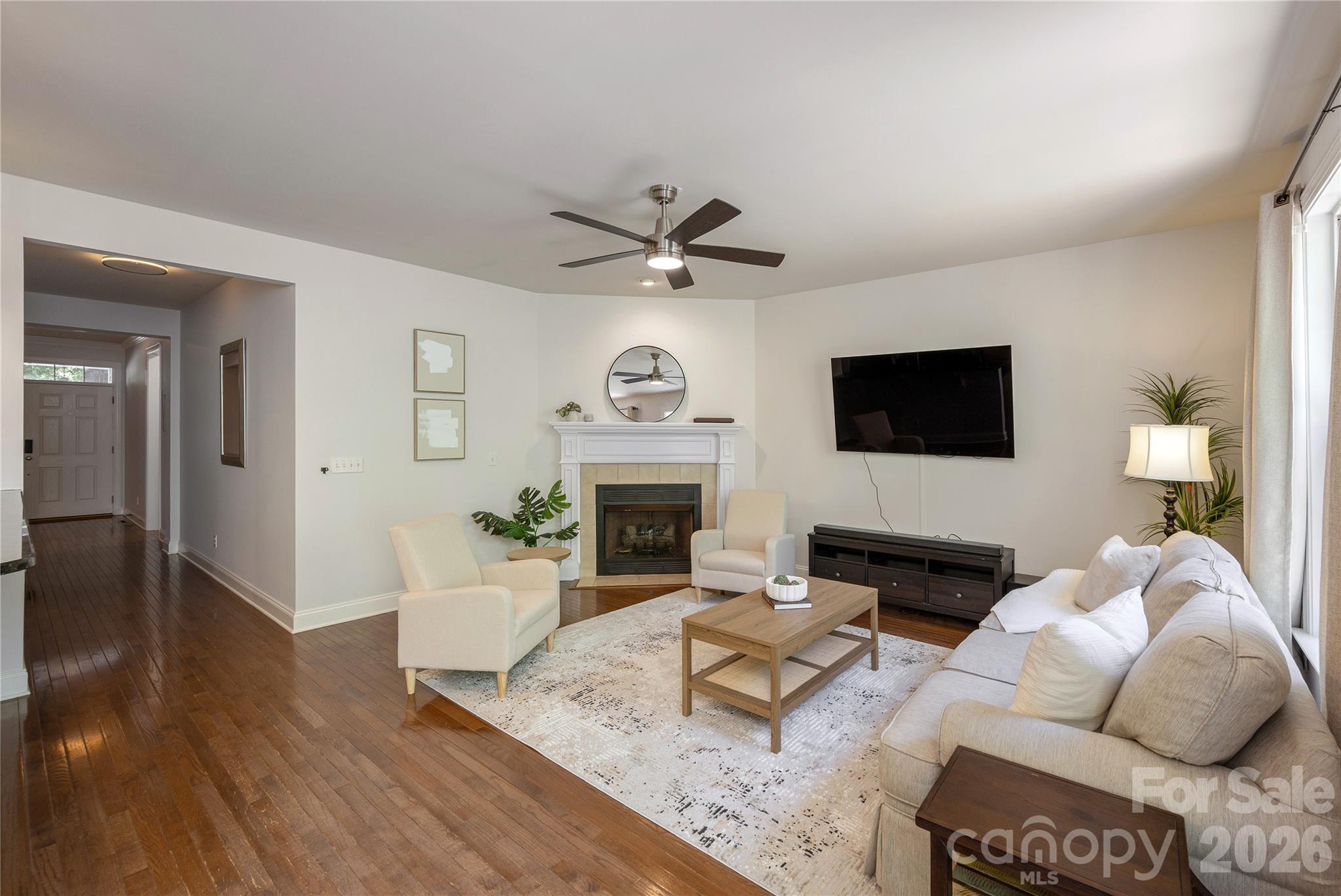 5 Hoolet Court