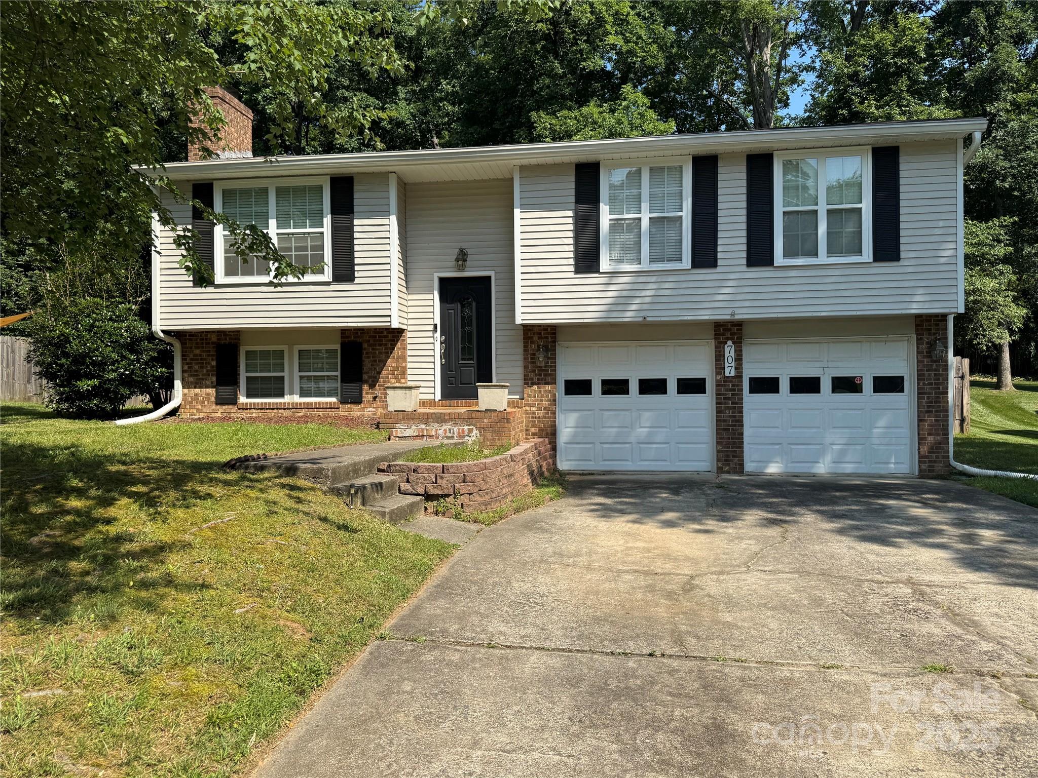 707 Regency Drive