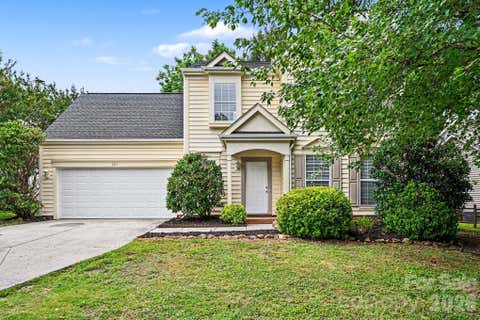 Photo of 221 Aylesbury Lane, Indian Trail, NC 28079 (MLS # 4392784)
