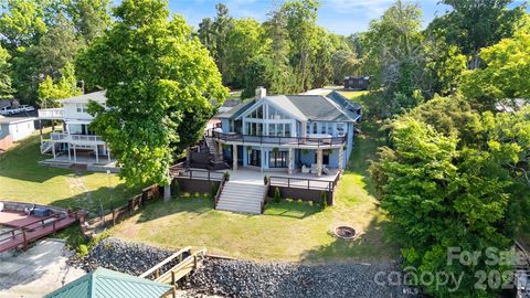 Photo of 8611 Island Point Road, Charlotte, NC 28278 (MLS # 4371637)