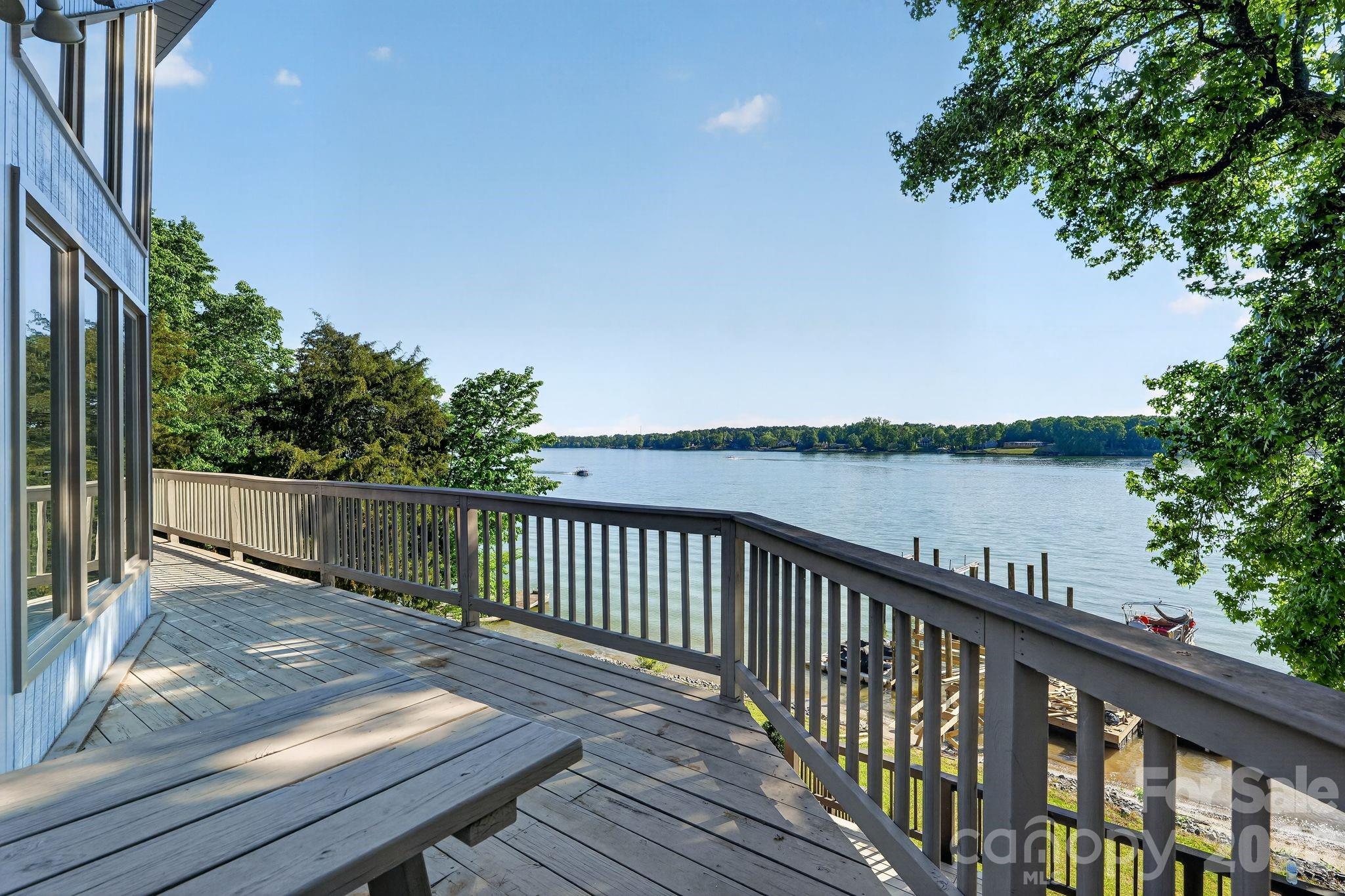 Island Point - Residential