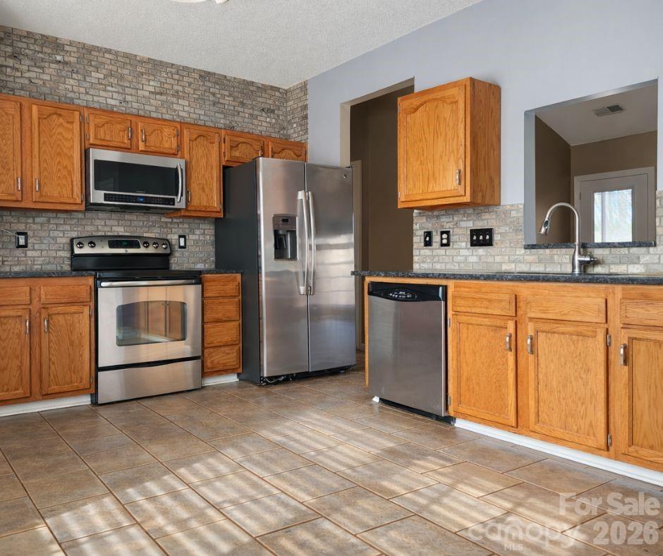 GrayRock Shoals - Residential