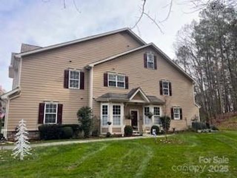 Photo of 719 Deerbrook Lane, Tega Cay, SC 29708 (MLS # 4327030)