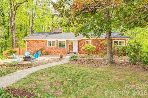 Photo of 32 Pinehurst Road, Asheville, NC 28805 (MLS # 4364077)